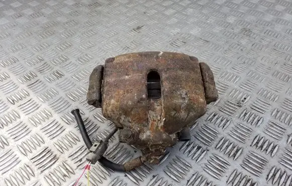 Volkswagen PASSAT B6 Front brake caliper