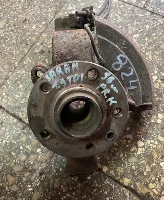 Volkswagen Sharan Front wheel hub