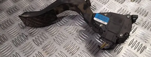 Skoda Superb B5 (3U) Accelerator throttle pedal 8d1723523n