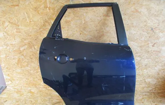Mazda CX-7 Rear door
