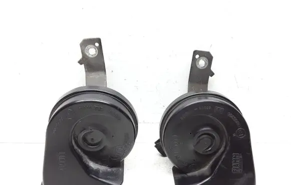 Volvo V70 Horn signal 08635072 08635071