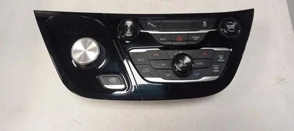 Chrysler Pacifica Climate control unit P6EV301X8AB 6EV301X8AB 68240089AL