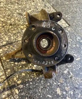 Renault Scenic II - Grand scenic II Front wheel hub