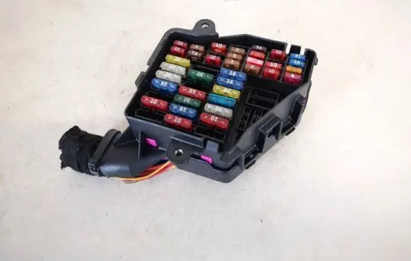 Volkswagen Golf IV Fuse box set 1j1970000ag 1j1970011e