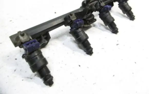 Renault Scenic I Fuel injector