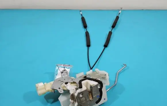 Isuzu D-Max Front door lock IMPRK1362713