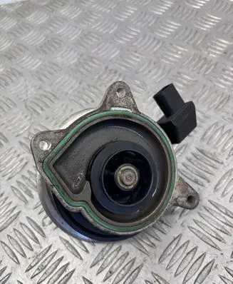 Volkswagen PASSAT B7 Water pump 01643304