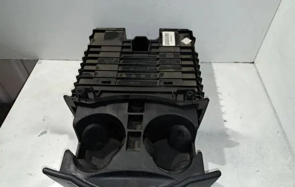 Chrysler Town u0026 Country V Cup holder back L0079636 70715A 0ZS681DVAA
