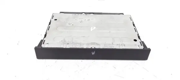 Cup holder front