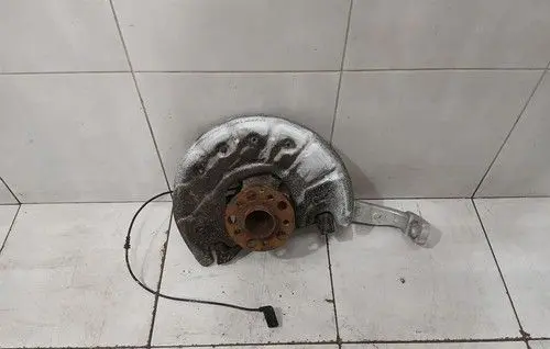 Mercedes-Benz C W205 Front wheel bearing hub A2053325100