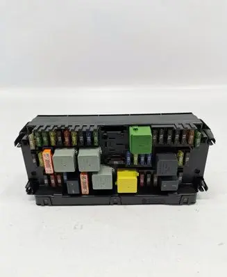Mercedes-Benz C W204 Fuse box set A2129003925