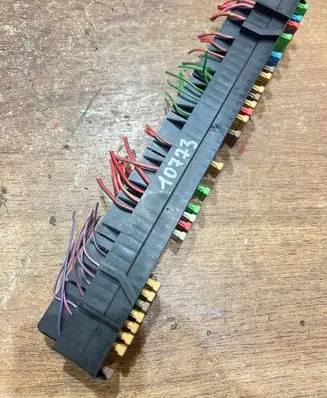 BMW 5 E39 Fuse module 8366570