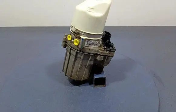 Opel Astra H Power steering pump 13192897