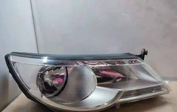Volkswagen Tiguan Headlight/headlamp 5N2941032K