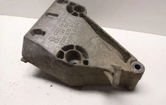 Skoda Fabia Mk2 (5J) Engine mounting bracket 03L199207A