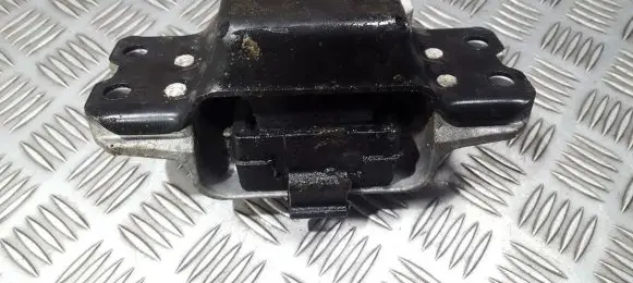 Volkswagen Caddy Engine mount bracket 1k0199555