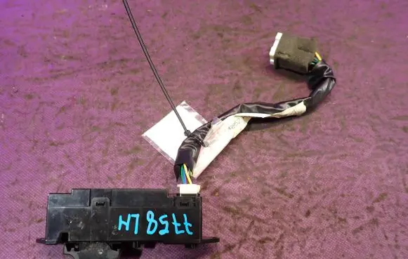Mitsubishi Outlander Quarter vent window switch 8608A107
