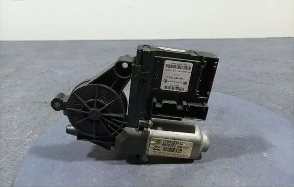 Volkswagen Cross Touran I Front door window regulator with motor 1K0959793J