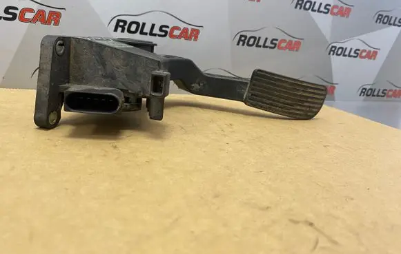 Mercedes-Benz Vito Viano W638 Accelerator throttle pedal 0281002335 A9013000404