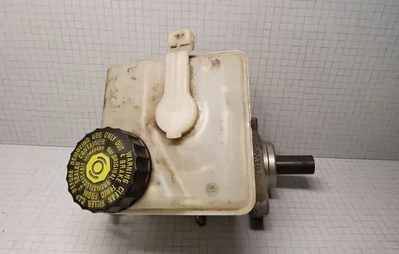 Volvo S60 Master brake cylinder 8646006