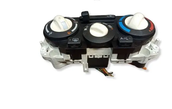 Nissan Micra Climate control unit F667193 F667193T 060613