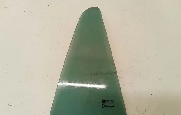 Opel Astra H Rear vent window glass 43R001604