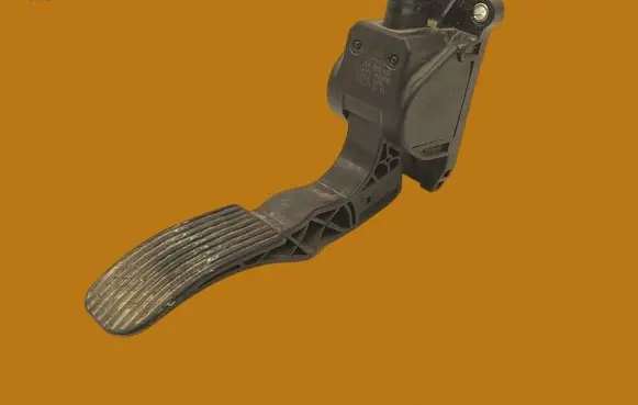 Mercedes-Benz Sprinter W906 Accelerator throttle pedal 0280755025