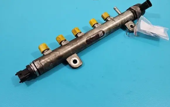 Opel Zafira B Fuel main line pipe 0445214056 IMPRK1362815