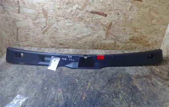 Mercedes-Benz GL X166 Tailgate trim A1667404200