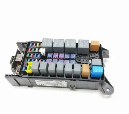 KIA Sorento Fuse module 911613E011 1008403002