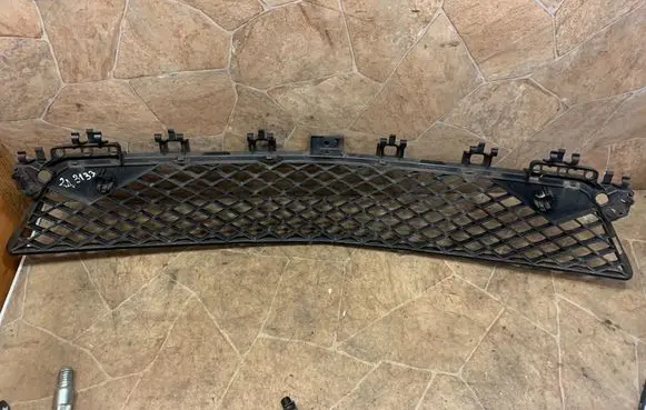 Mercedes-Benz C W204 Front bumper lower grill A2048850853