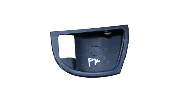 Hyundai Santa Fe Front door interior handle trim 826112B000