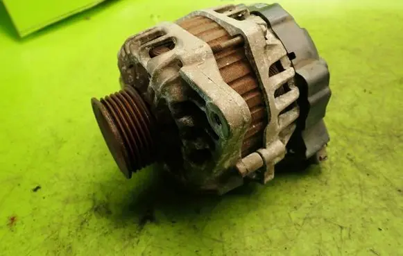 Hyundai i30 Generator/alternator 373002B10190A