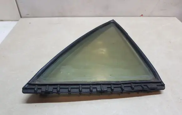 Lexus IS 200-300 Rear vent window glass M2135