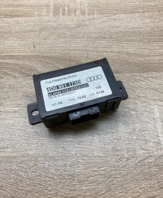 Audi A8 S8 D2 4D Alarm control unit/module 4D0951173D