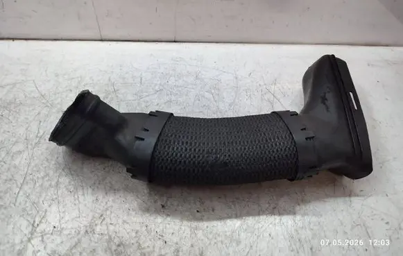 Mercedes-Benz E A207 Air intake duct part A6420945697