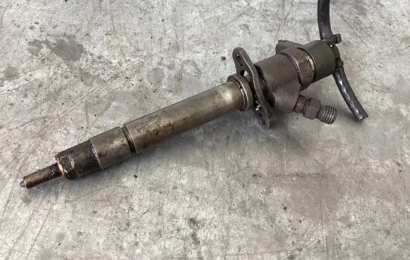 Fuel injector