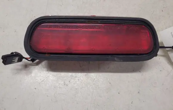 KIA Sorento Third/center stoplight 927003E0