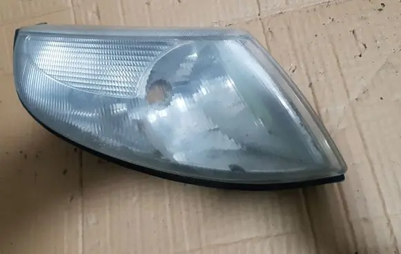 Saab 9-5 Front indicator light