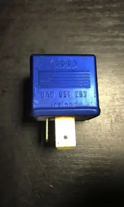 Audi A4 S4 B5 8D Other relay 8A0951253