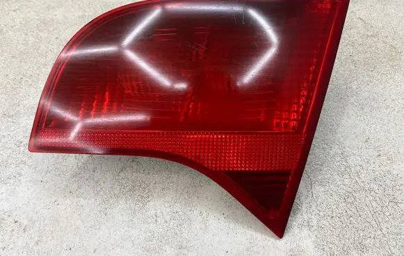Tailgate rear/tail lights