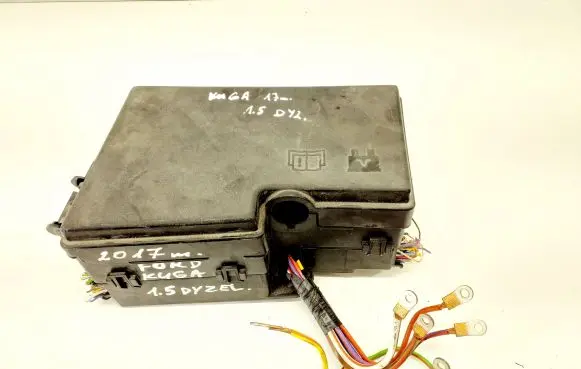 Ford Kuga II Fuse box set AV6T14A067AD AV6T14A142AB