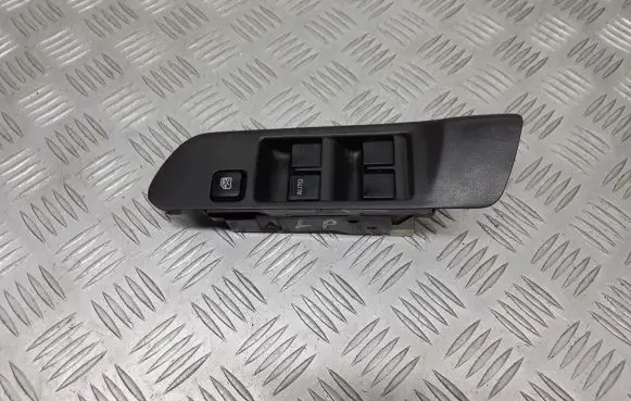 Nissan Primera Electric window control switch