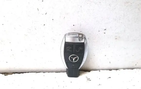 Mercedes-Benz A W169 Ignition key/card 