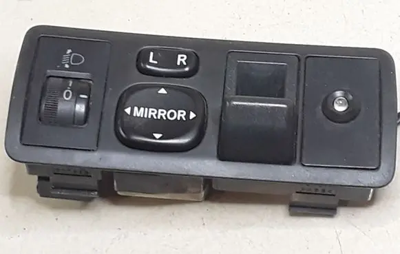 Toyota Corolla Verso E121 Wing mirror switch 183574
