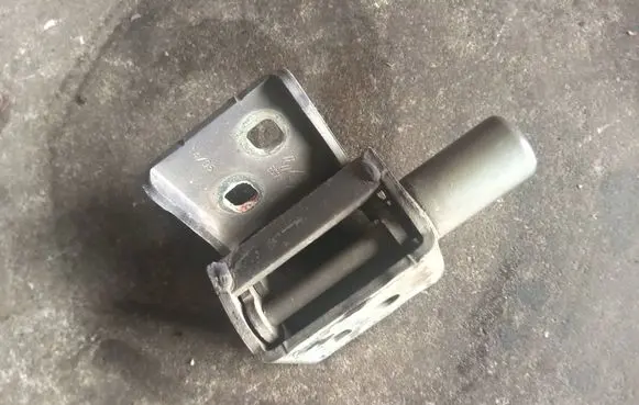 Renault Modus Front door upper hinge 213722