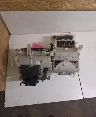 Toyota Prius (XW20) Interior heater climate box assembly 8701047100 1172003260