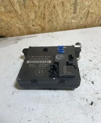 Mercedes-Benz E W211 Door control unit/module 2118704026