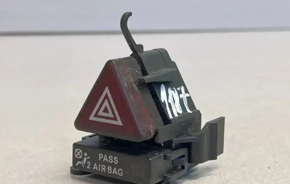 Mercedes-Benz A W169 Hazard light switch 1698203610