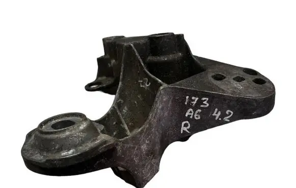 Audi A6 S6 C5 4B Engine mounting bracket 4B3199351C